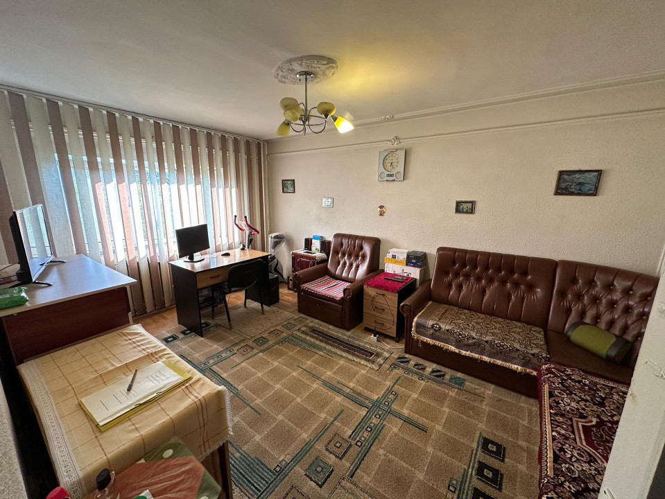 Apartament spațios cu 3 camere, 72 mp utili, etaj 4/4 – zonă SUD, cu facilități