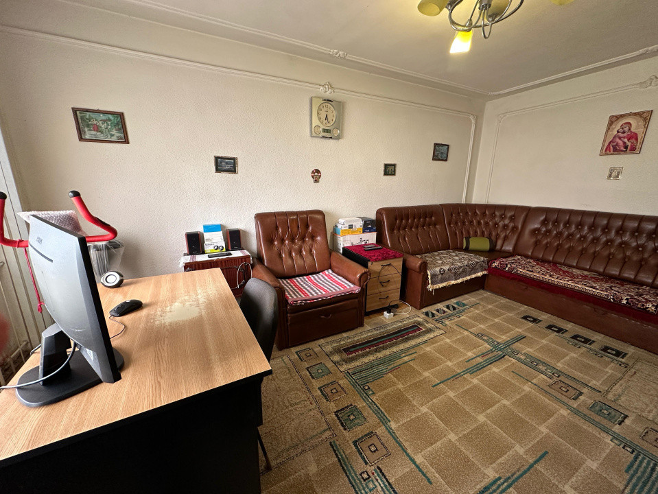 Apartament spațios cu 3 camere, 72 mp utili, etaj 4/4 – zonă SUD, cu facilități