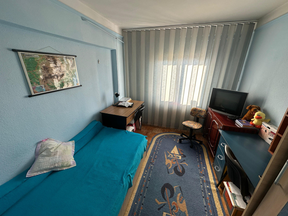 Apartament spațios cu 3 camere, 72 mp utili, etaj 4/4 – zonă SUD, cu facilități