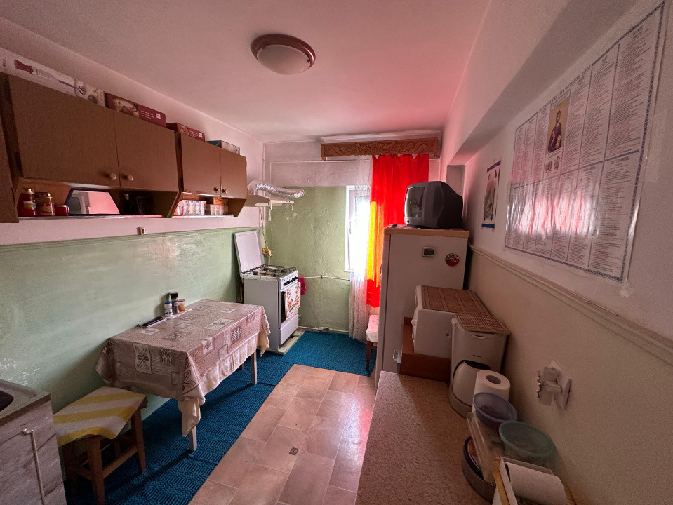 Apartament spațios cu 3 camere, 72 mp utili, etaj 4/4 – zonă SUD, cu facilități