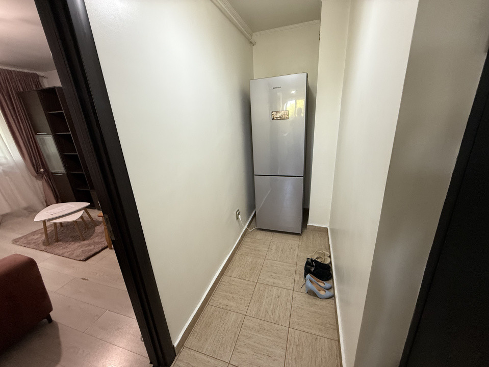 Apartament 2 camere, decomandat, 44mp, Valea Roșie , zona Șpitalul Militar.