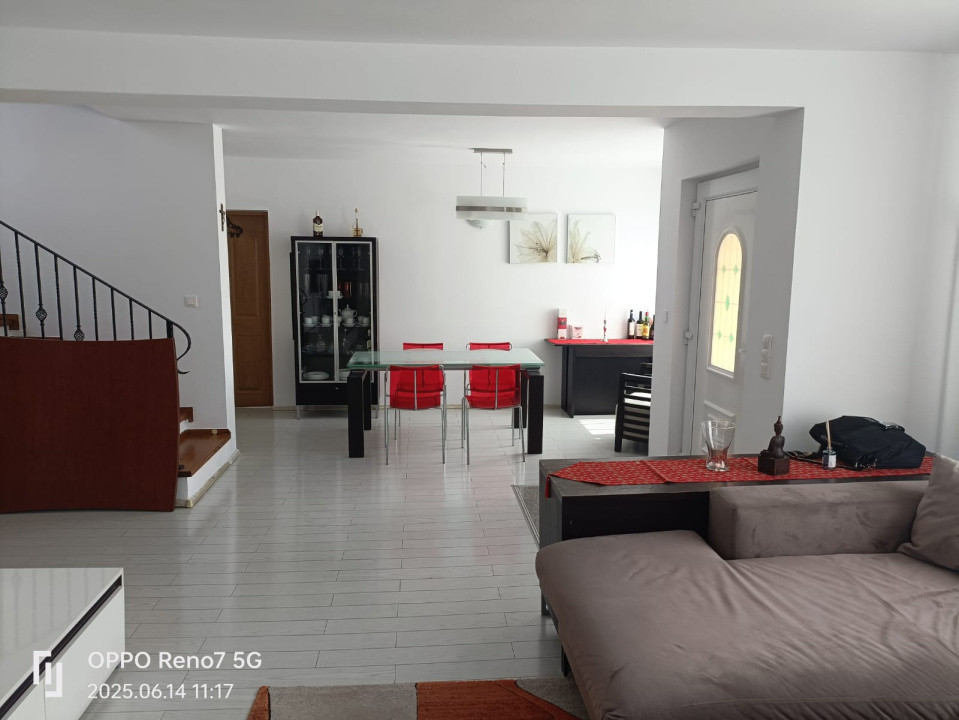 Casă vilă de vânzare în mun. Reghin, zona Unirii.