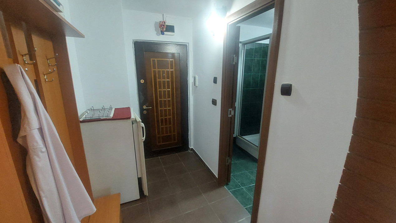 Garsoniera semidecomandata, etaj parter, cartier 1 Mai, zona Fratii Buzesti