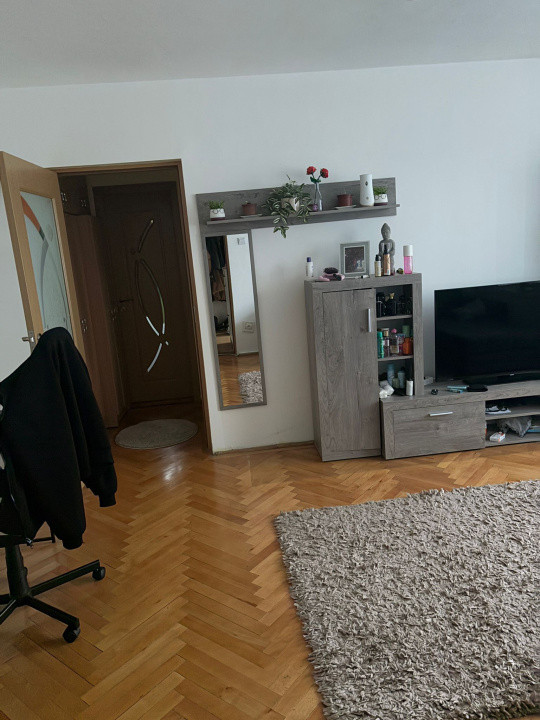 Apartament 3 camere  de închiriat  | 51 mp • 1 balcon  | Mihai Viteazu