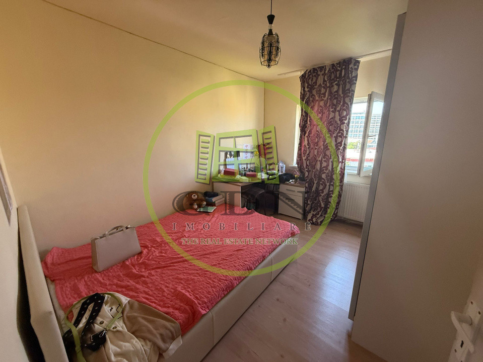 Apartament 3 camere, decomandat, 70mp, cartier 1 Mai, zona Pelendava. 