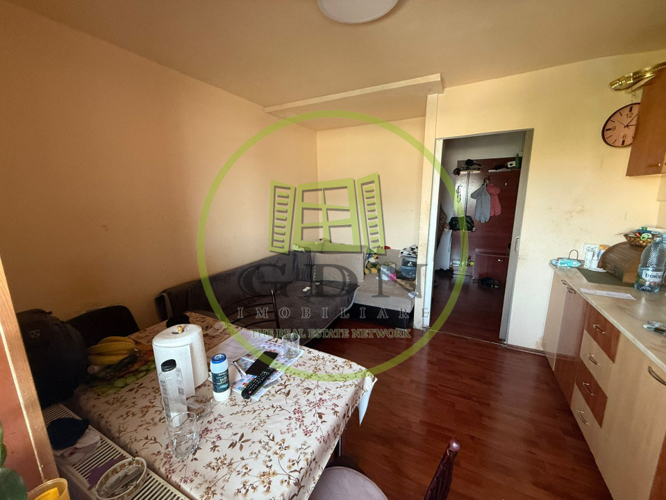 Apartament 3 camere, decomandat, 70mp, cartier 1 Mai, zona Pelendava. 