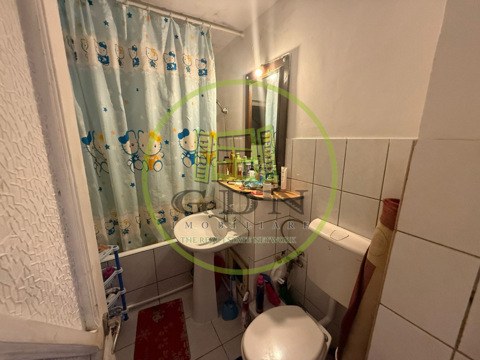 Apartament 3 camere, decomandat, 70mp, cartier 1 Mai, zona Pelendava. 