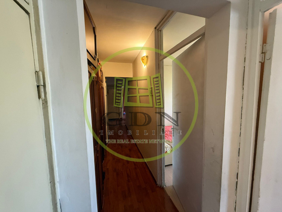 Apartament 3 camere, decomandat, 70mp, cartier 1 Mai, zona Pelendava. 