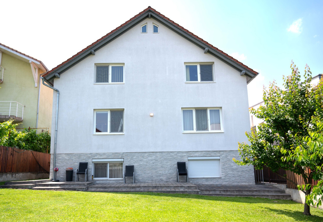 Vila in Andrei Muresanu 6 camere, teren 600 mp
