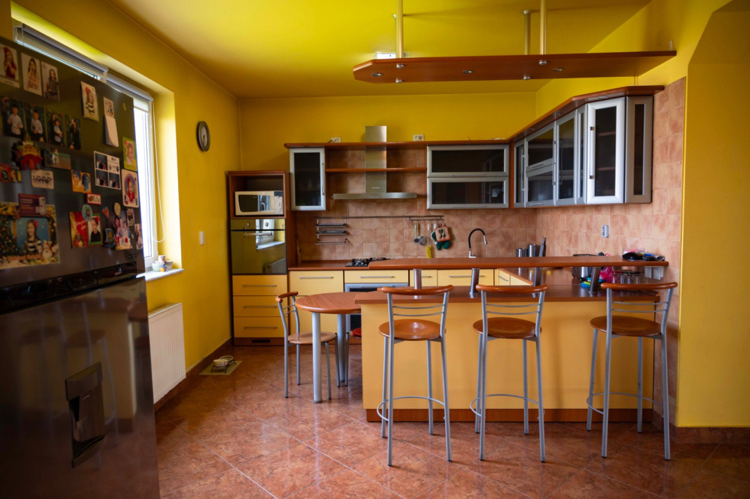 Vila in Andrei Muresanu 6 camere, teren 600 mp