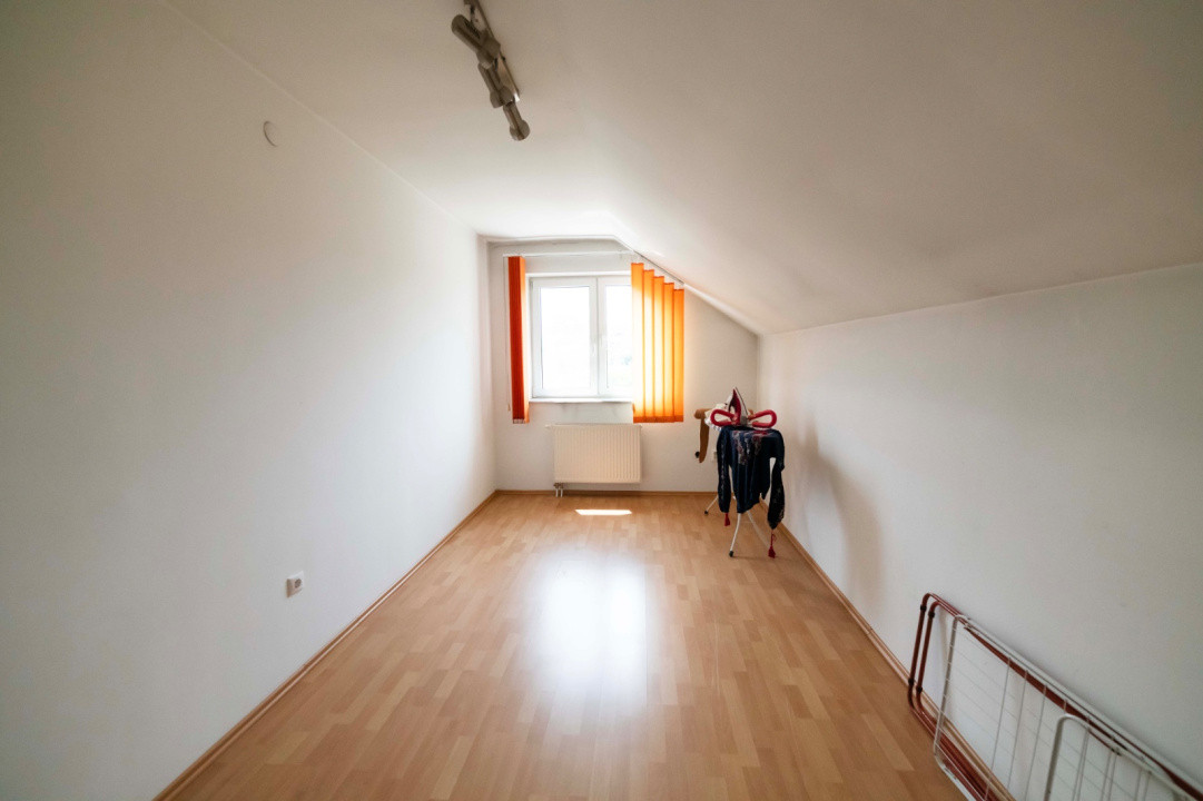 Vila in Andrei Muresanu 6 camere, teren 600 mp