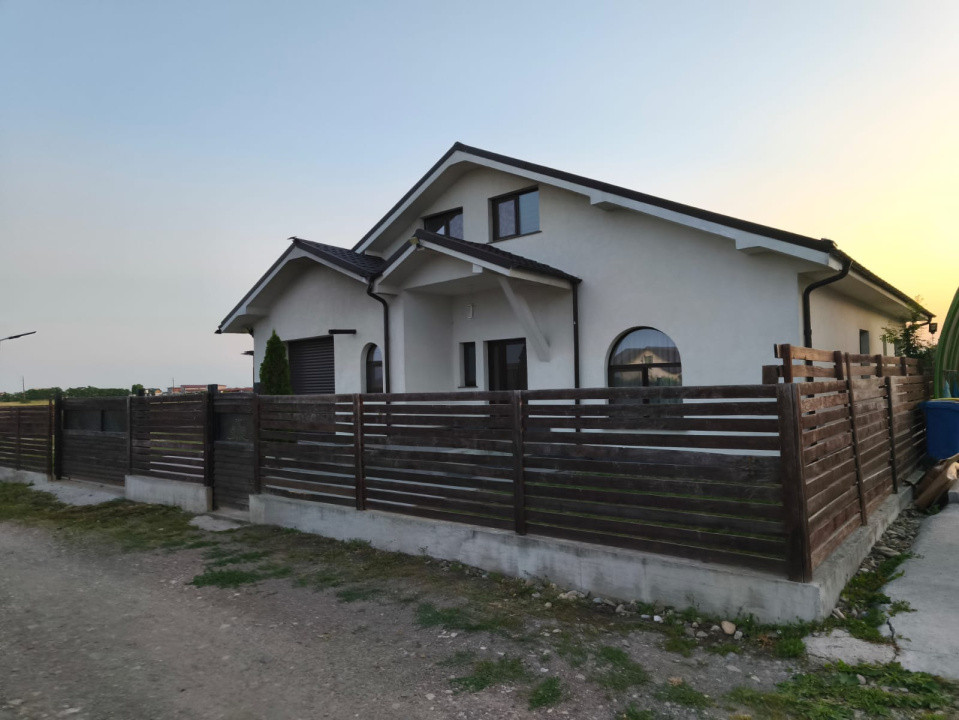 CASA DE VANZARE/ ZONA CRANG PETRESTI
