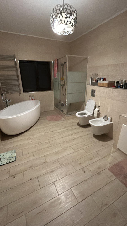 CASA DE VANZARE/ ZONA CRANG PETRESTI