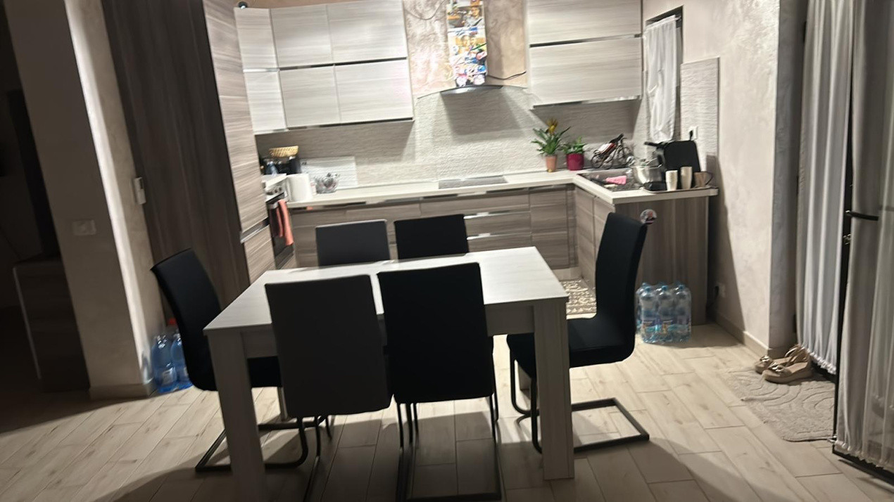 CASA DE VANZARE/ ZONA CRANG PETRESTI