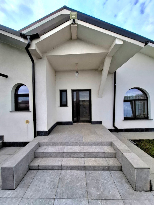 CASA DE VANZARE/ ZONA CRANG PETRESTI