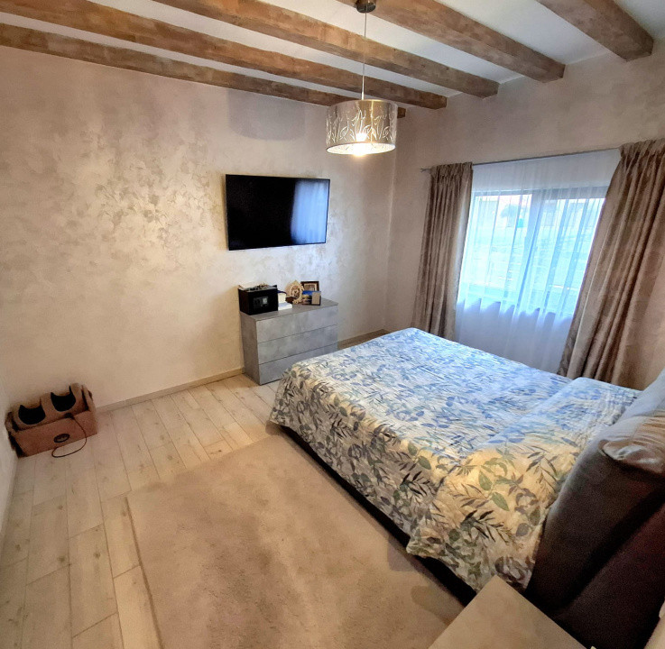 CASA DE VANZARE/ ZONA CRANG PETRESTI