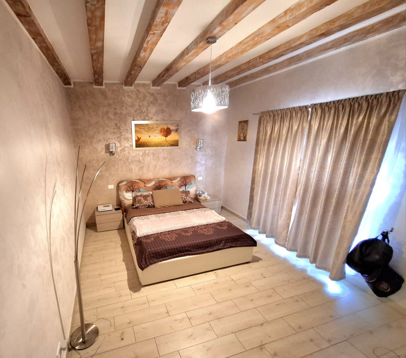 CASA DE VANZARE/ ZONA CRANG PETRESTI