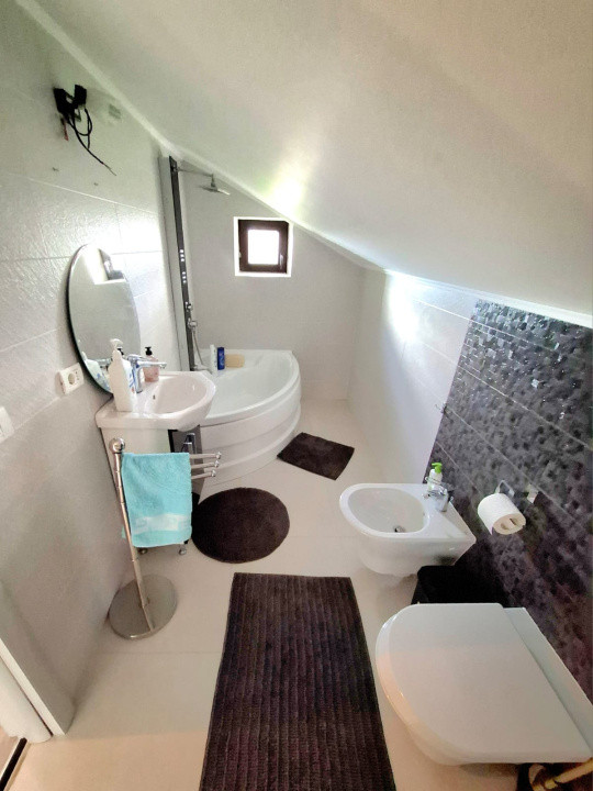 CASA DE VANZARE/ ZONA CRANG PETRESTI