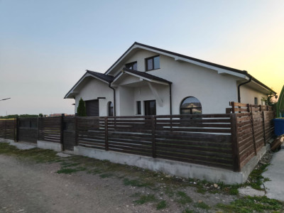 CASA DE VANZARE/ ZONA CRANG PETRESTI