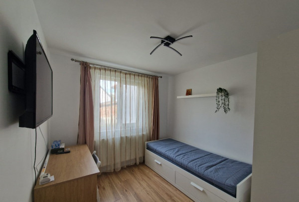 Închiriere apartament 2 camere – Tractorul, Str. Codrul Cosminului – 450€/lună