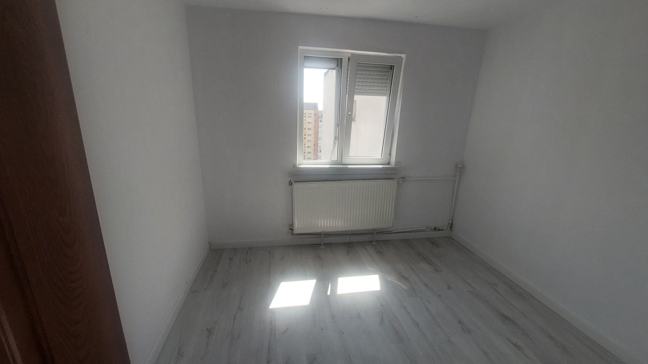  Apartament 3 camere open space, etajul 10, Craiovita zona Niela