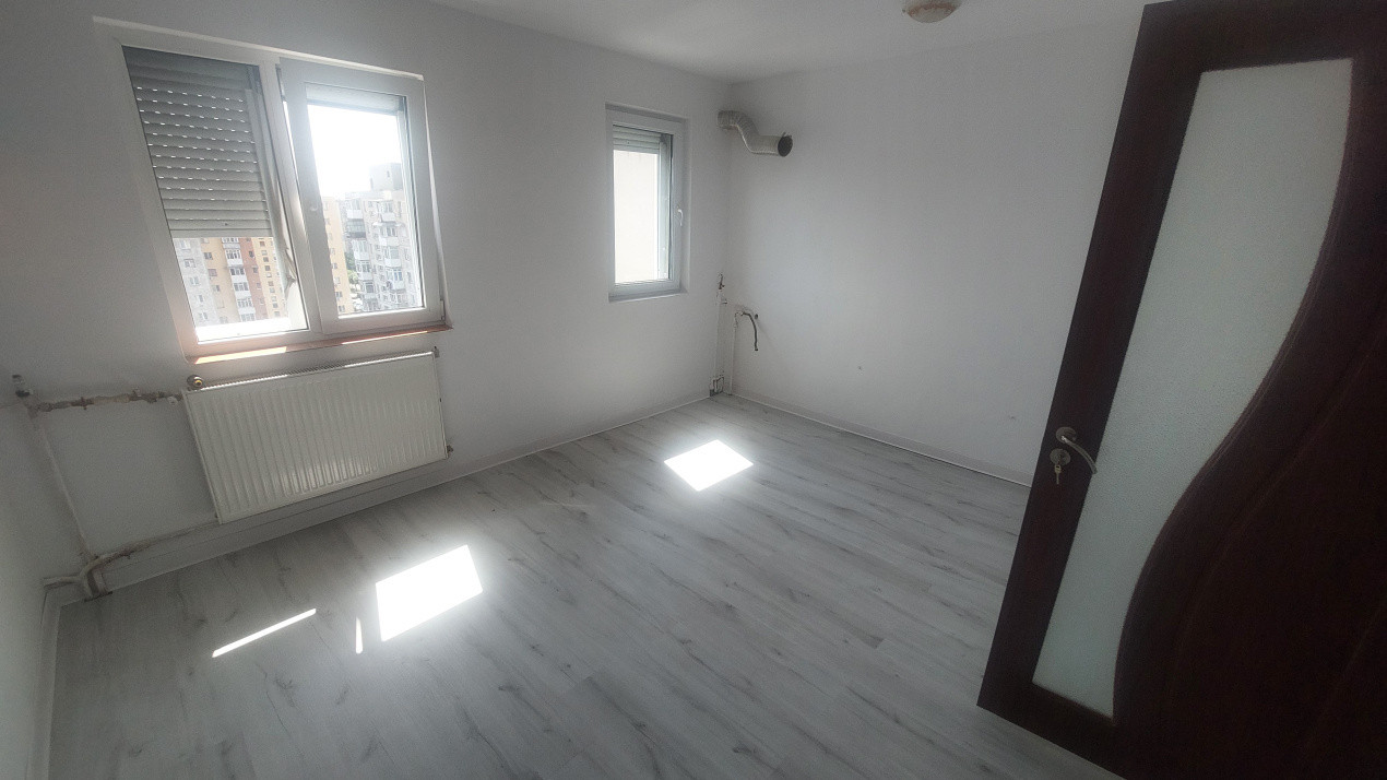  Apartament 3 camere open space, etajul 10, Craiovita zona Niela