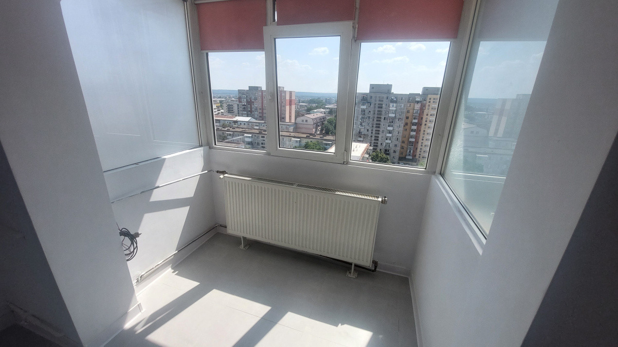  Apartament 3 camere open space, etajul 10, Craiovita zona Niela