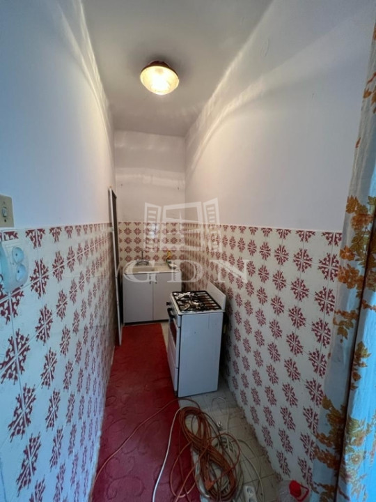 Casă individuală 4 camere, 115 mp + curte de 417 mp, zona Piața Abator