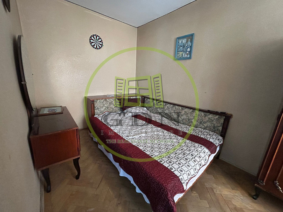 Apartament 2 camere, semidecomandat, 41mp, Craiovita, zona Niela.