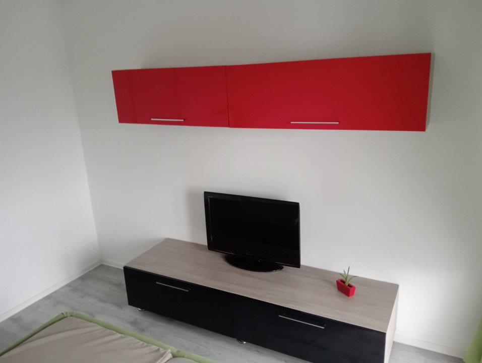 Apartament de închiriat – 3 camere, 74 mp, etaj 2/6, cu lift – Prima închiriere