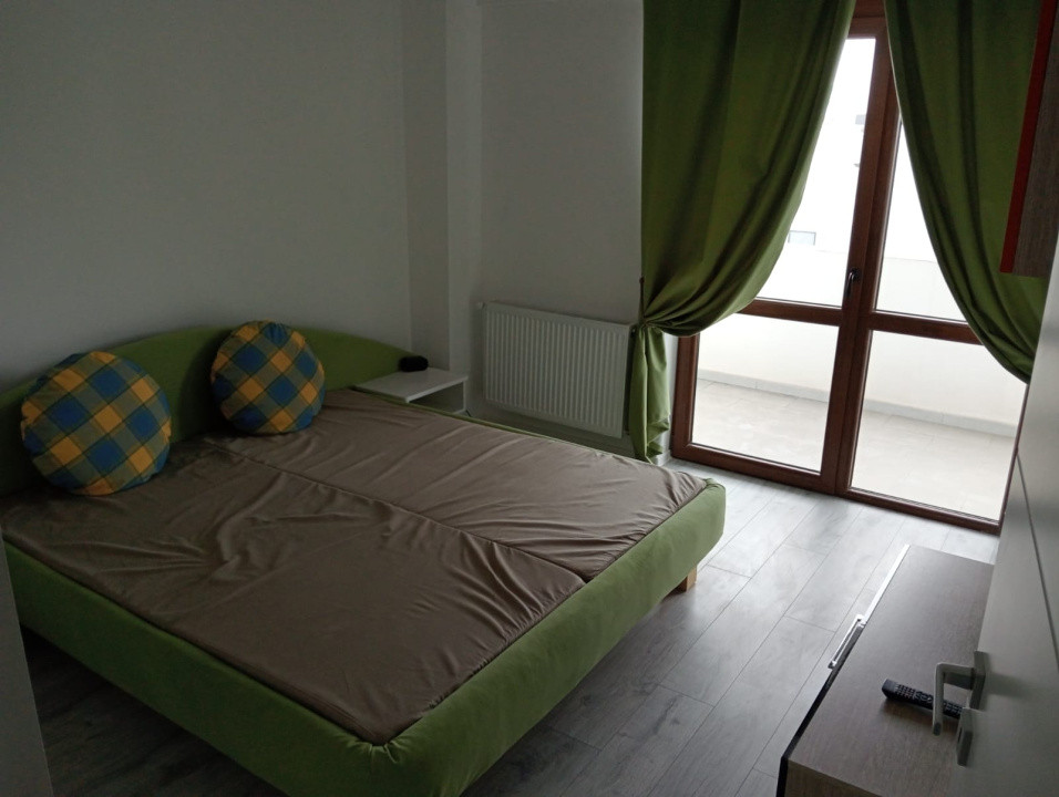 Apartament de închiriat – 3 camere, 74 mp, etaj 2/6, cu lift – Prima închiriere