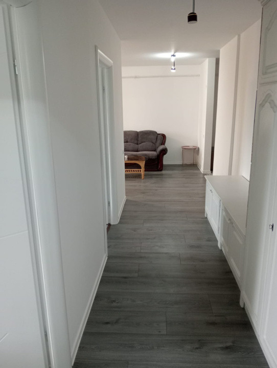 Apartament de închiriat – 3 camere, 74 mp, etaj 2/6, cu lift – Prima închiriere