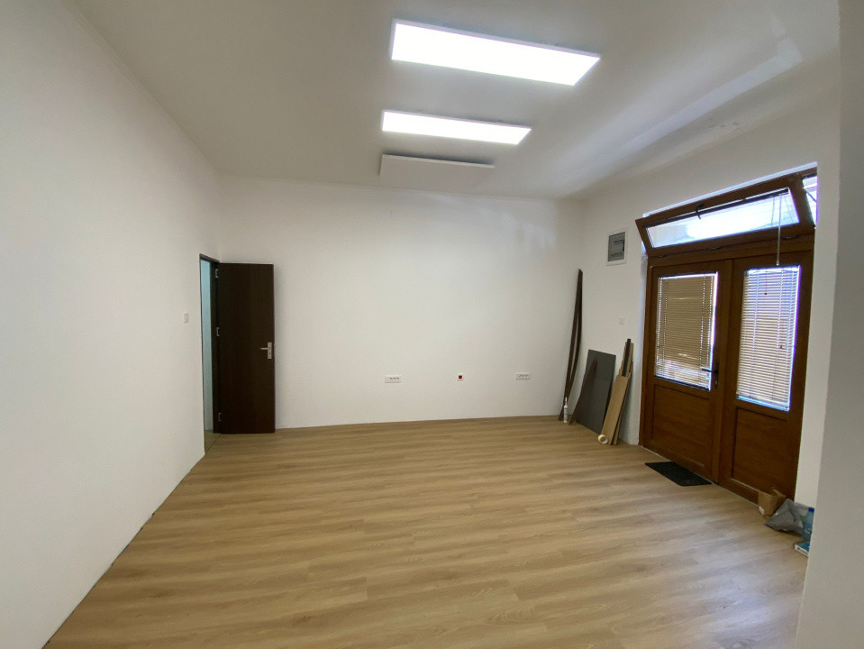 Spațiu comercial ultracentral format din 2 camere cu 2 intrări separate, 40,18mp
