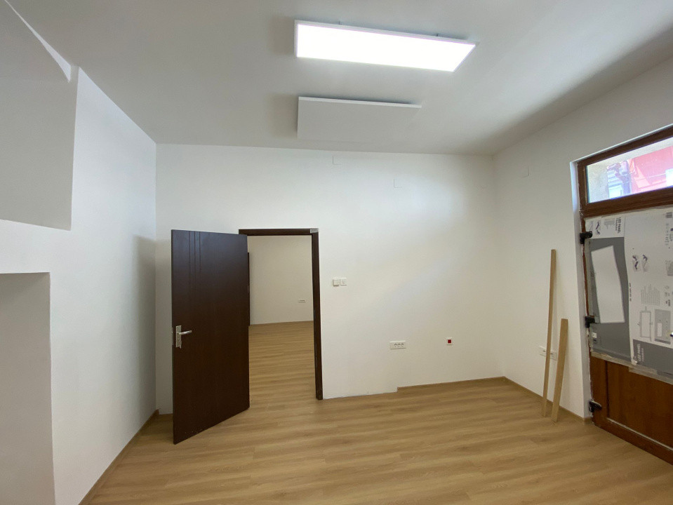 Spațiu comercial ultracentral format din 2 camere cu 2 intrări separate, 40,18mp