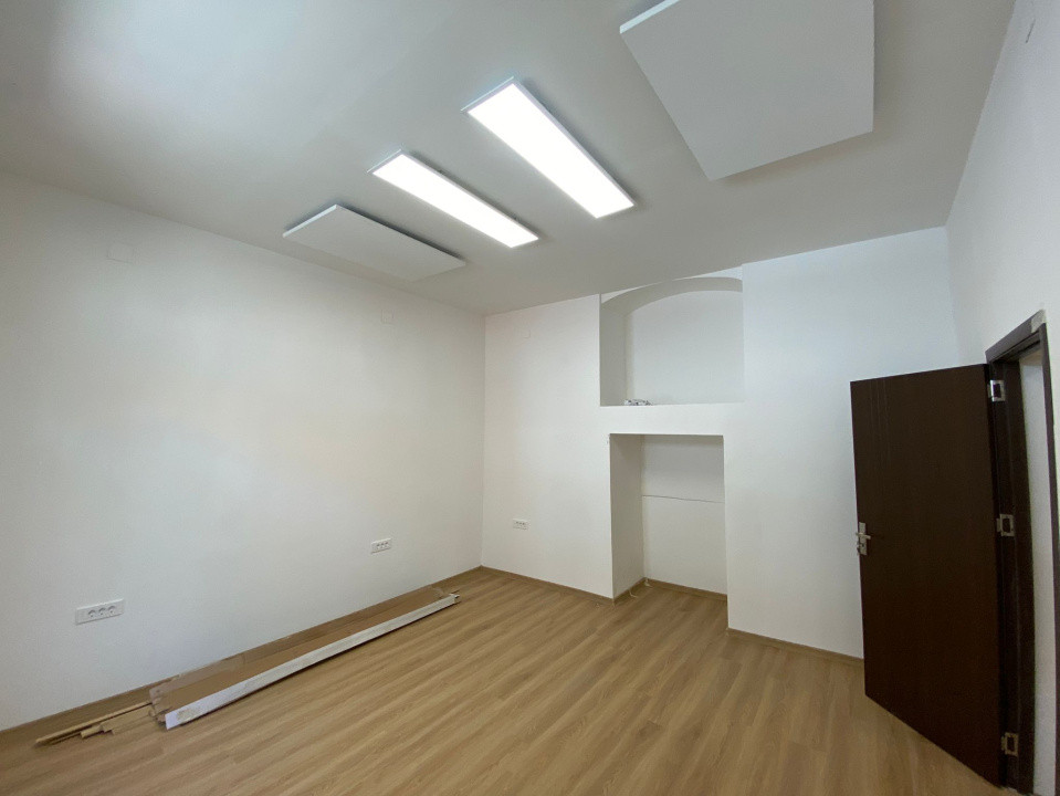 Spațiu comercial ultracentral format din 2 camere cu 2 intrări separate, 40,18mp