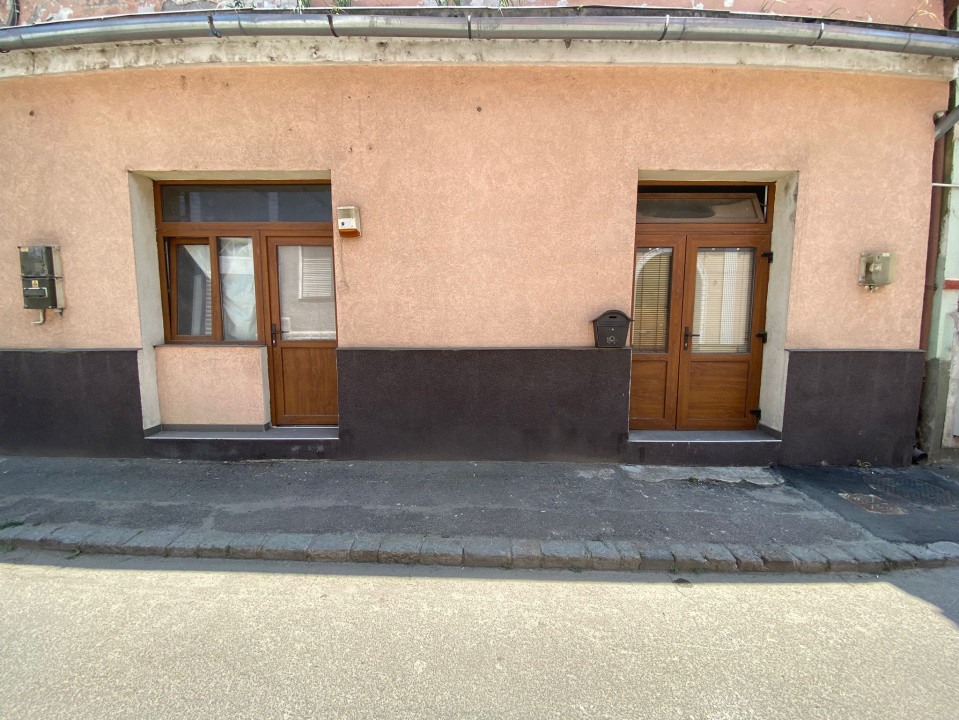 Spațiu comercial ultracentral format din 2 camere cu 2 intrări separate, 40,18mp