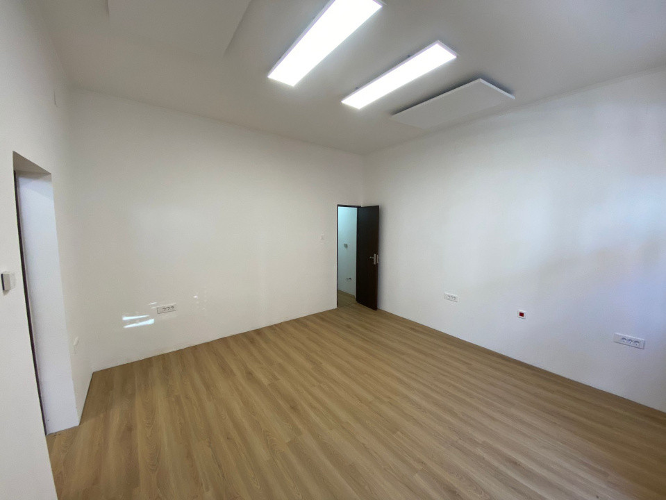 Spațiu comercial ultracentral format din 2 camere cu 2 intrări separate, 40,18mp