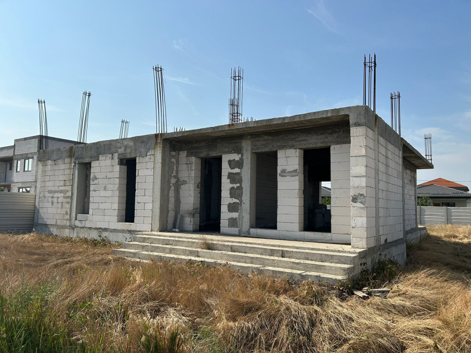 Casa plan parter, 600 mp, 115 mp utili, Metro