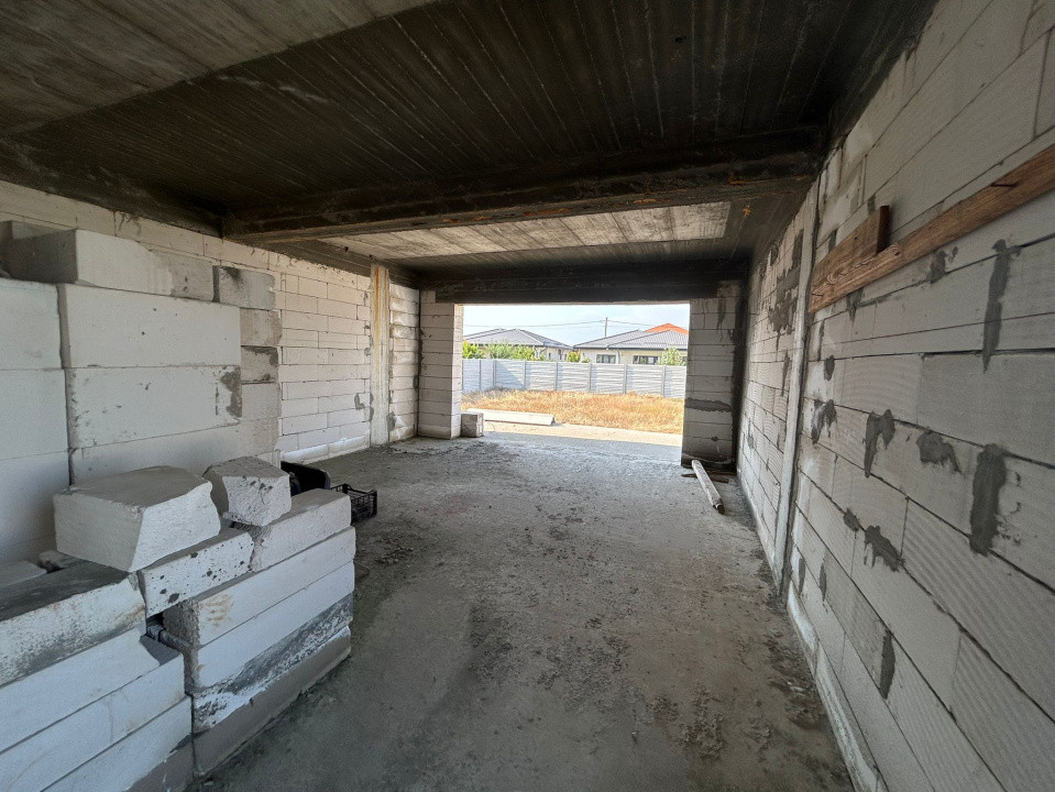 Casa plan parter, 600 mp, 115 mp utili, Metro
