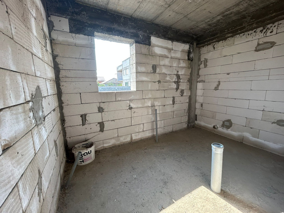 Casa plan parter, 600 mp, 115 mp utili, Metro