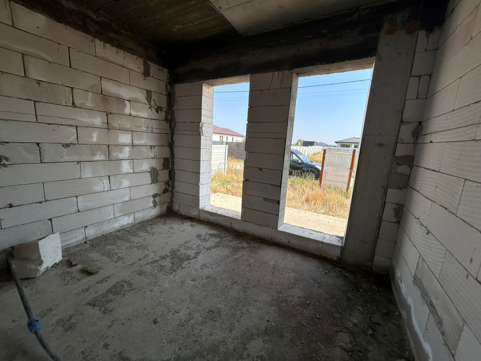Casa plan parter, 600 mp, 115 mp utili, Metro