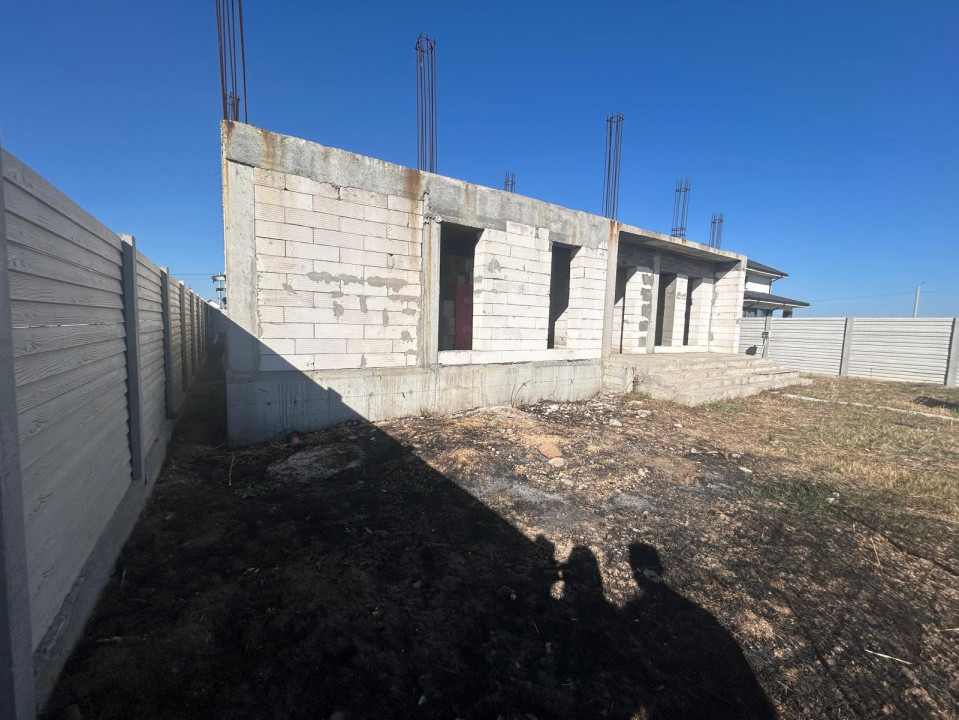 Casa plan parter, 600 mp, 115 mp utili, Metro