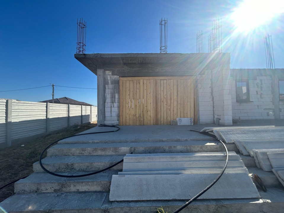 Casa plan parter, 600 mp, 115 mp utili, Metro