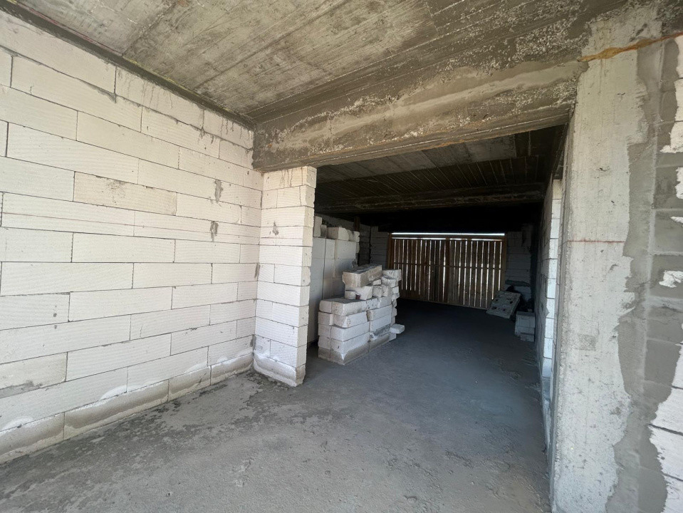 Casa plan parter, 600 mp, 115 mp utili, Metro