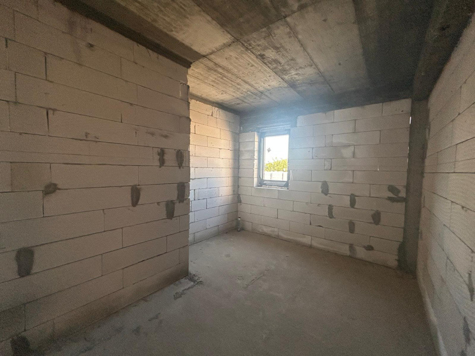 Casa plan parter, 600 mp, 115 mp utili, Metro