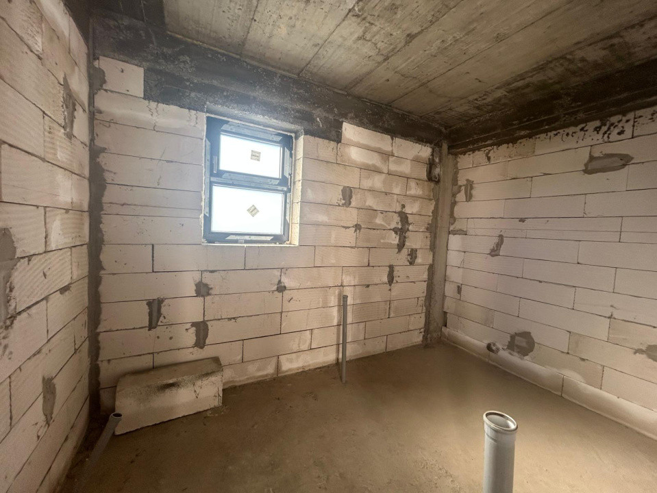 Casa plan parter, 600 mp, 115 mp utili, Metro