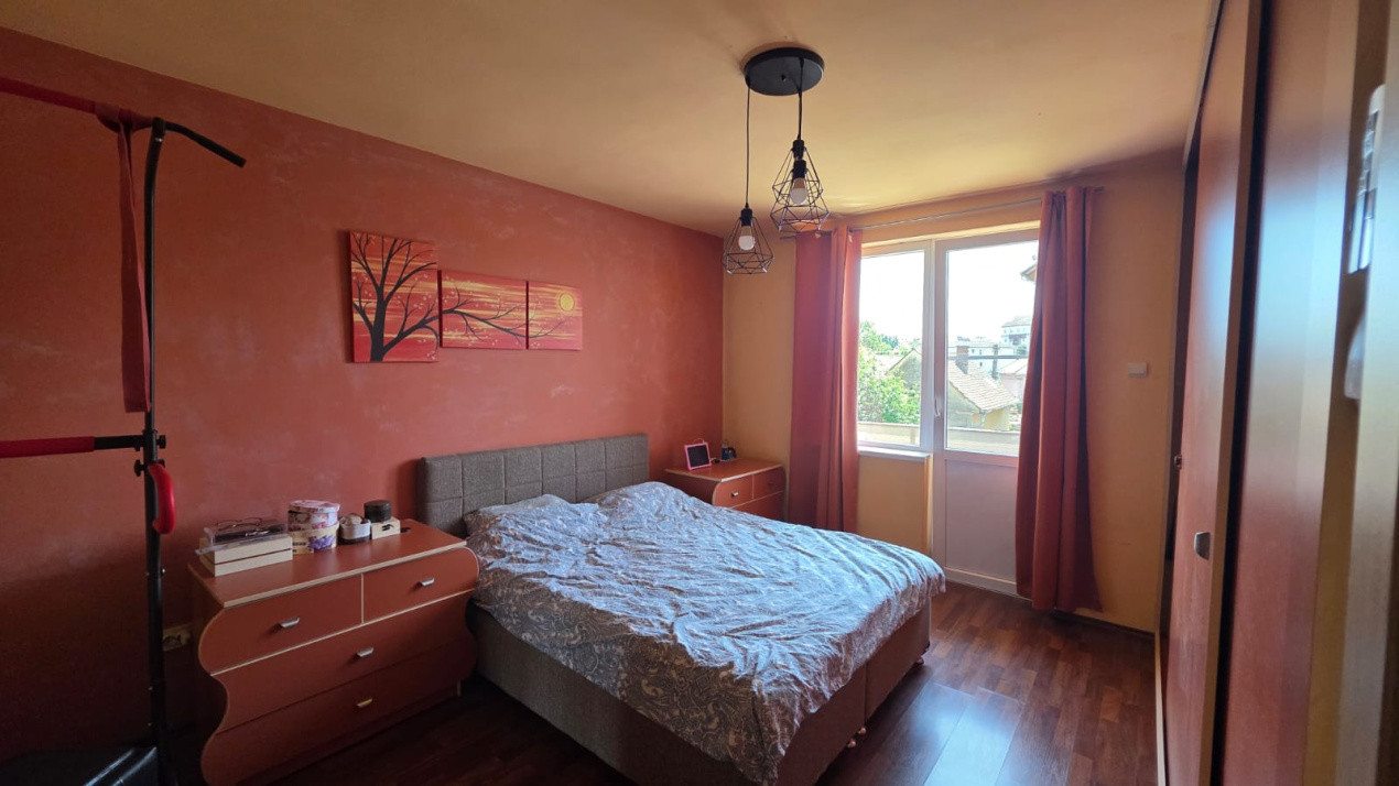 Apartament 3 camere,suprafata utila 76mp,spre inchiriere str Turismului