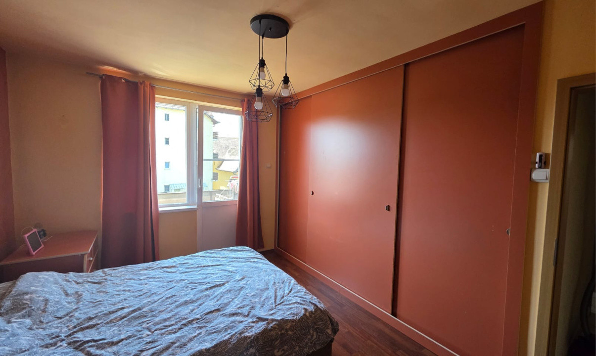Apartament 3 camere,suprafata utila 76mp,spre inchiriere str Turismului