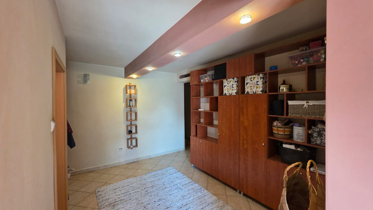 Apartament 3 camere,suprafata utila 76mp,spre inchiriere str Turismului