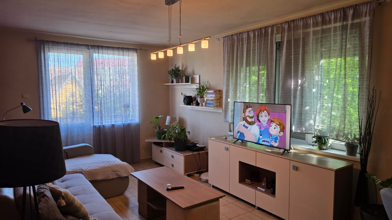 Apartament 3 camere,suprafata utila 76mp,spre inchiriere str Turismului